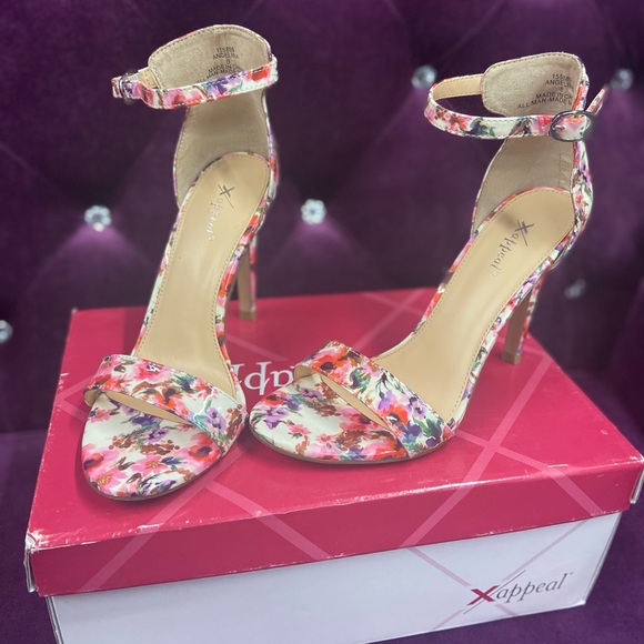 Floral print Heels - Picture 4 of 5